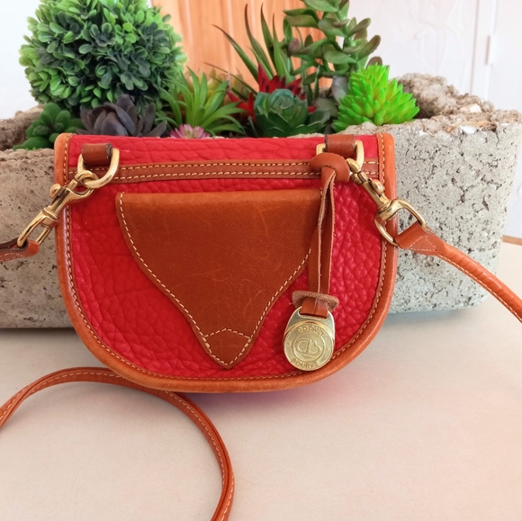 DOONEY & BOURKE Cavalry Collection Red Crossbody - Picture 2 of 8
